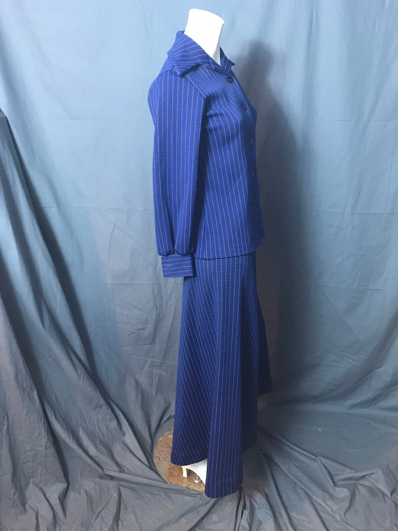 Vontage 1970's Paulines Women's Blue Pinstripe Skirt and Jacket Suit M