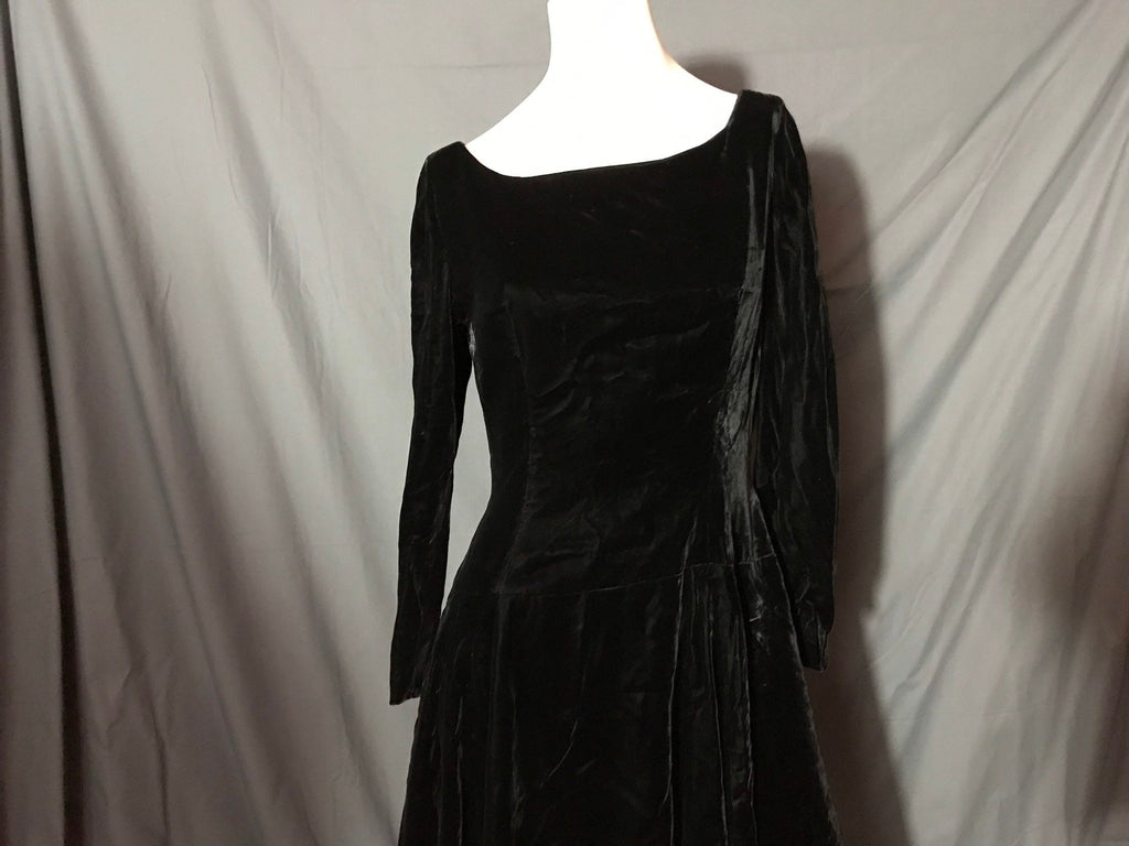 Vintage Anne Fogarty 1950’s black velvet full circle dress S M