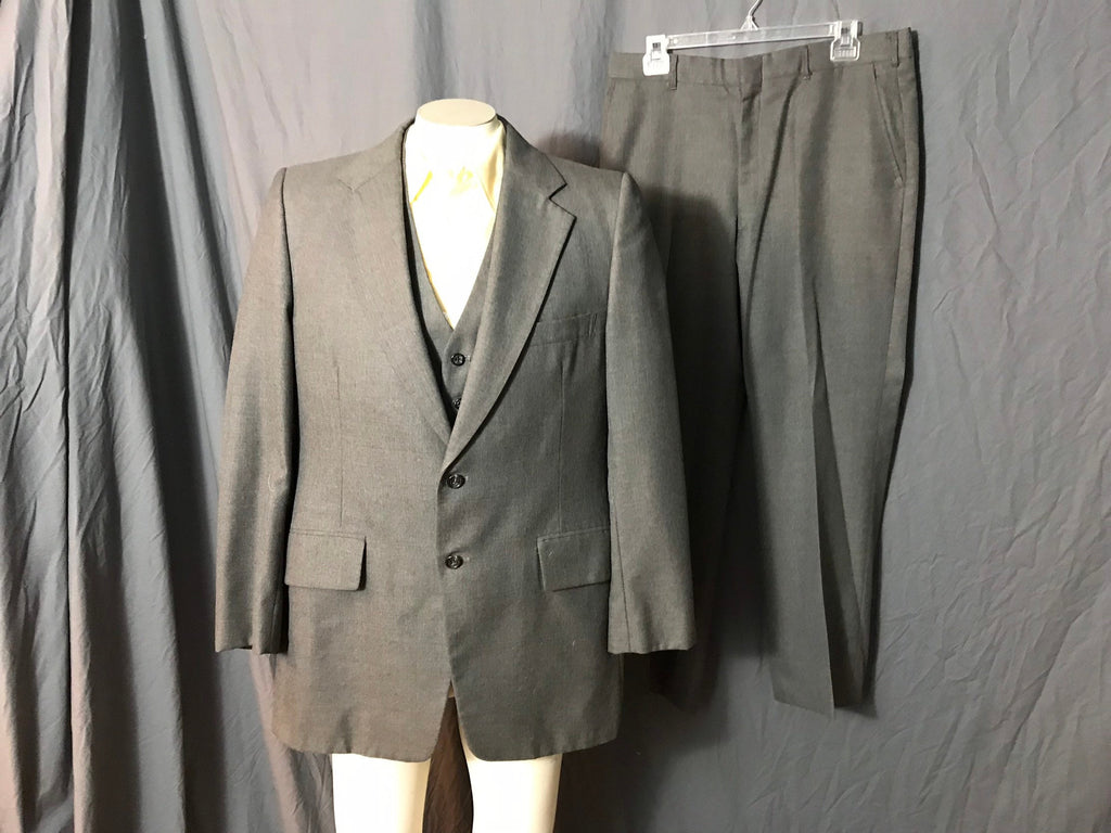 Vintage gray 3pc Suit 42