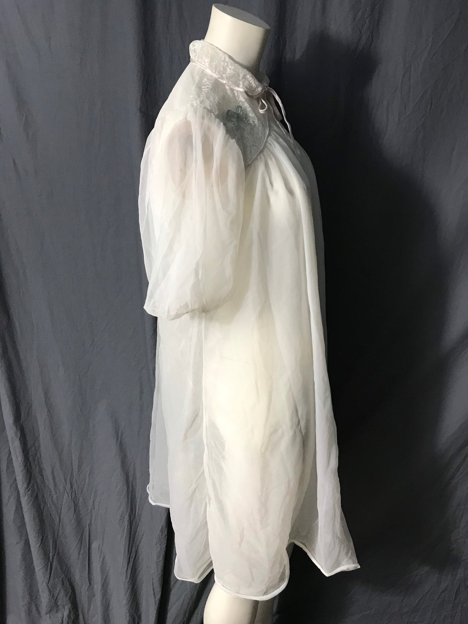 Vintage 1950’s Miss Siren sheer chiffon robe S