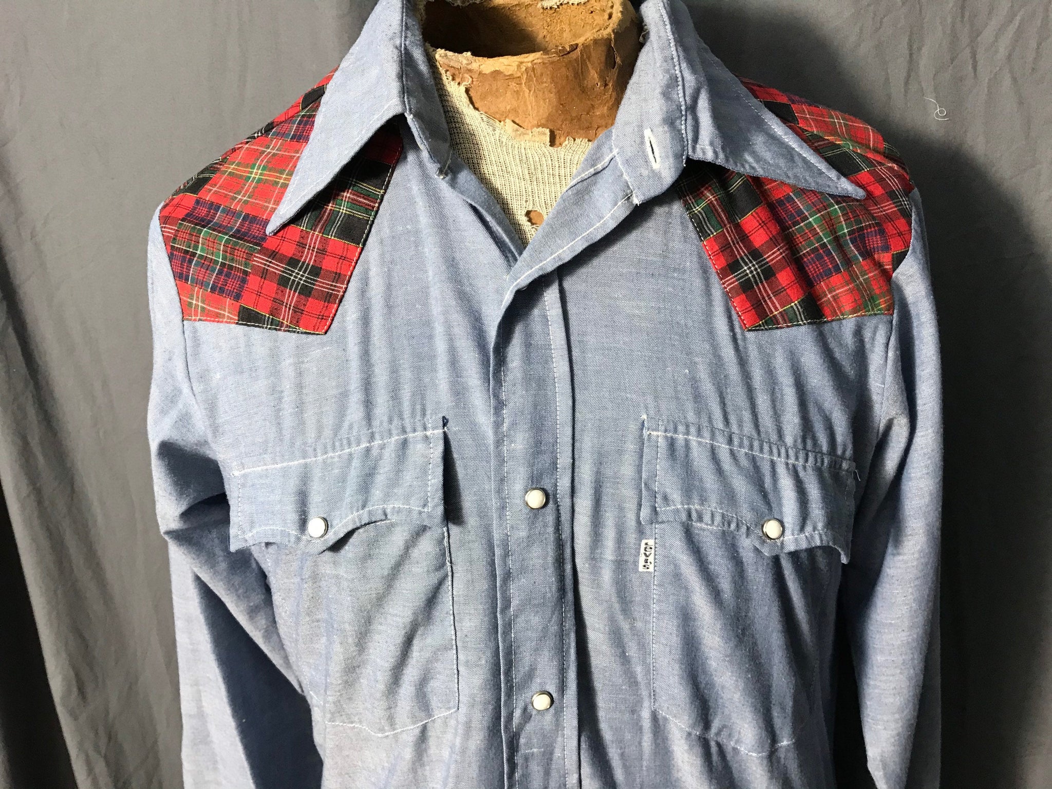 Vintage blue jean Levi’s cowboy western shirt M