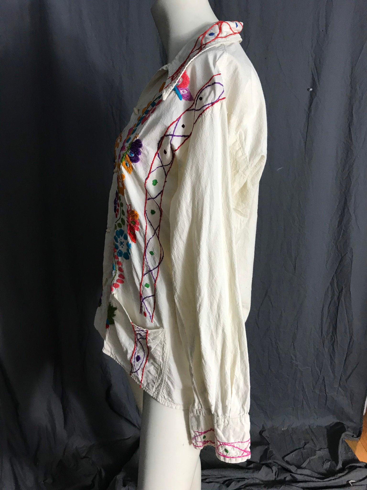 Vintage 70’s embroidered Mexican shirt M/L