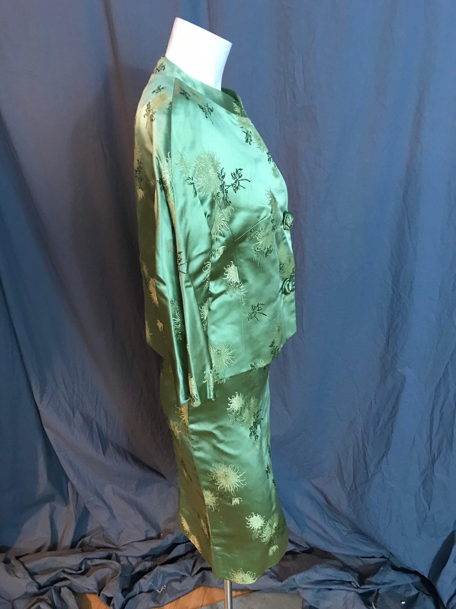 Vintage 1950’s 1960’s green brocade dress with jacket M