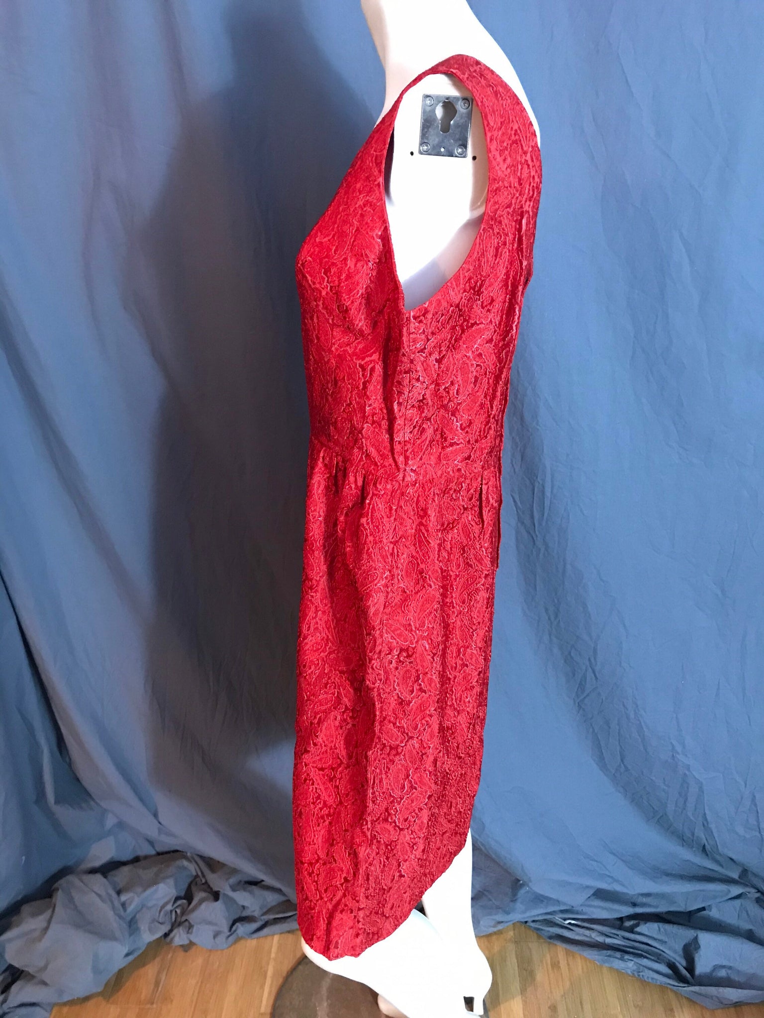 Vintage red 1950’s 60’s paisley brocade fitted dress L