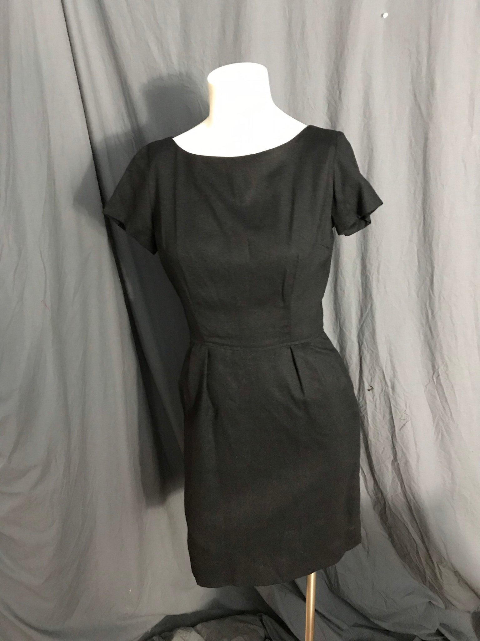 Vintage 1950’s black fitted dress S