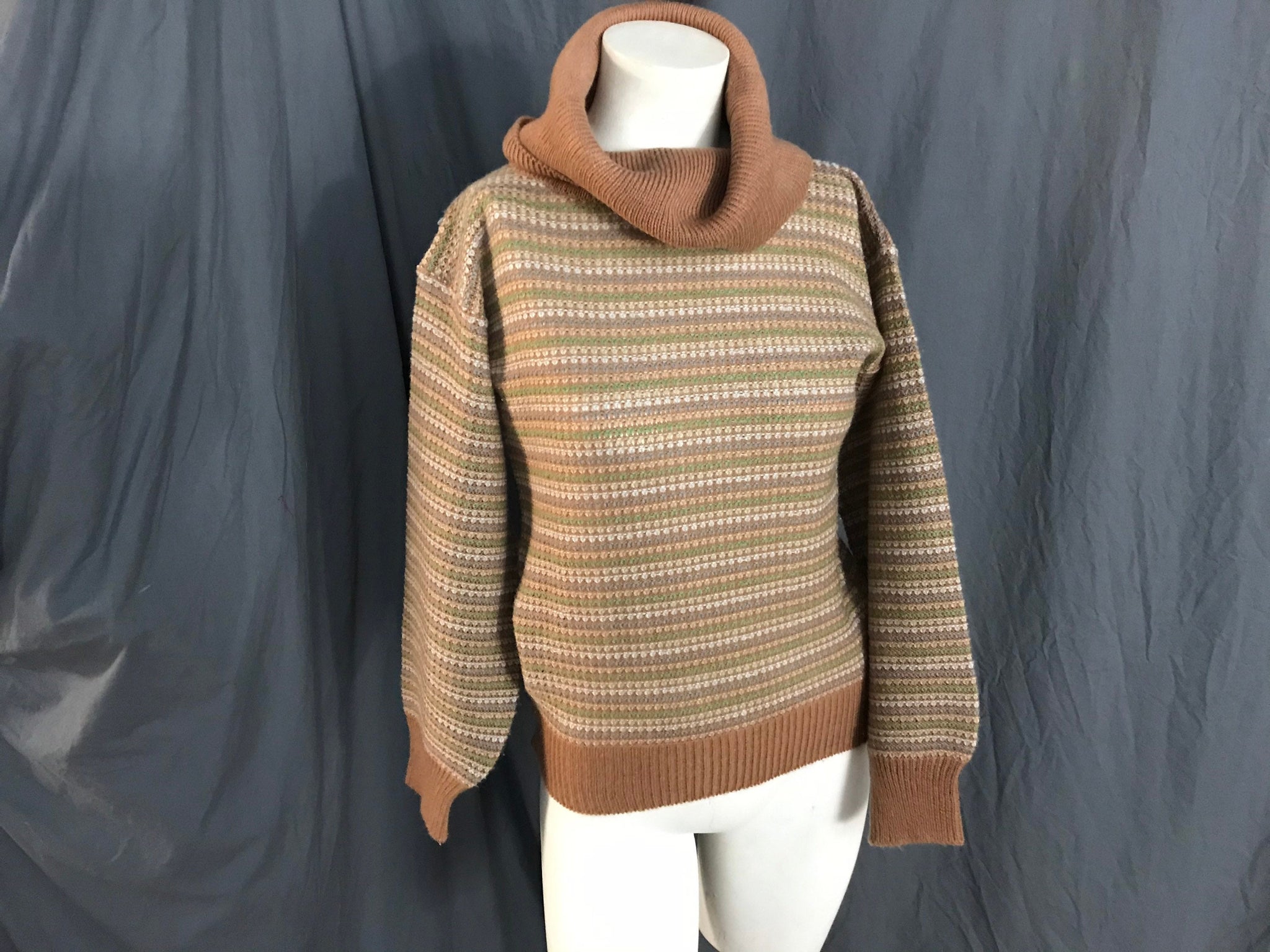 Vintage 60’s 1970’s tan striped acrylic turtleneck sweater S