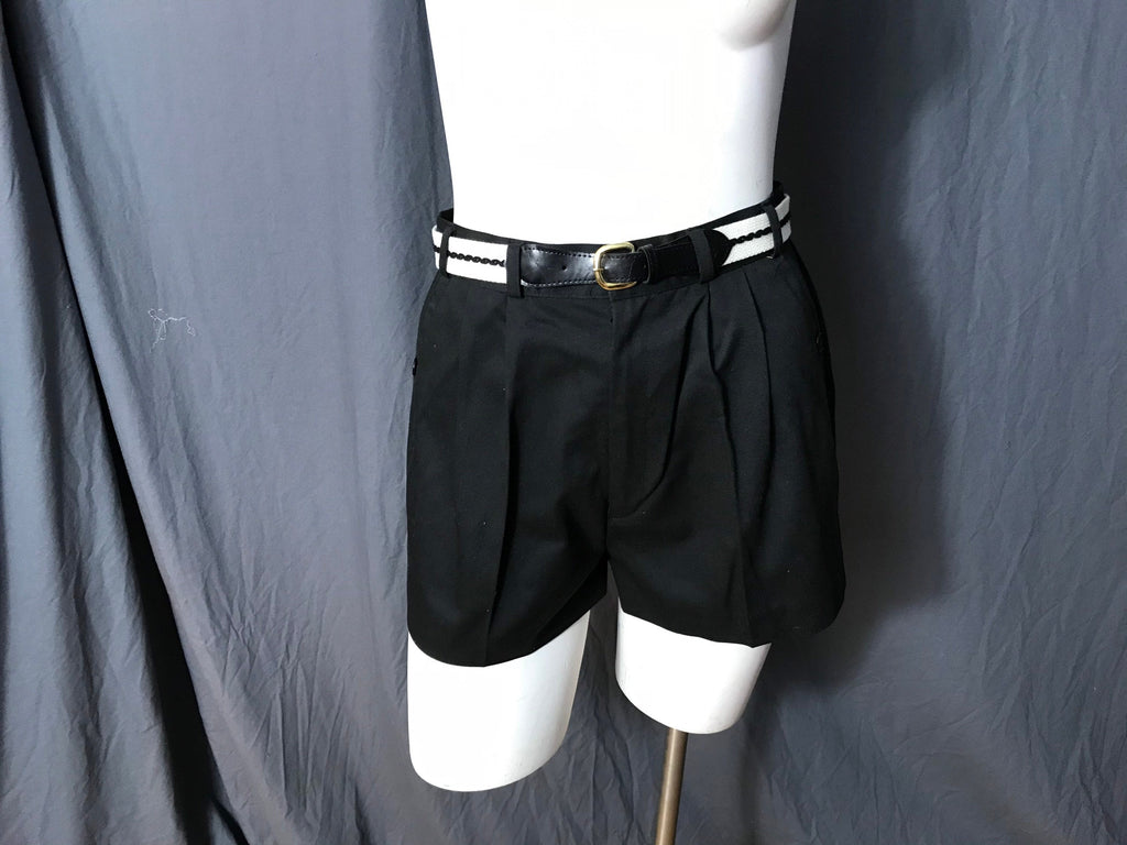 Vintage 1980’s black high waist shorts M