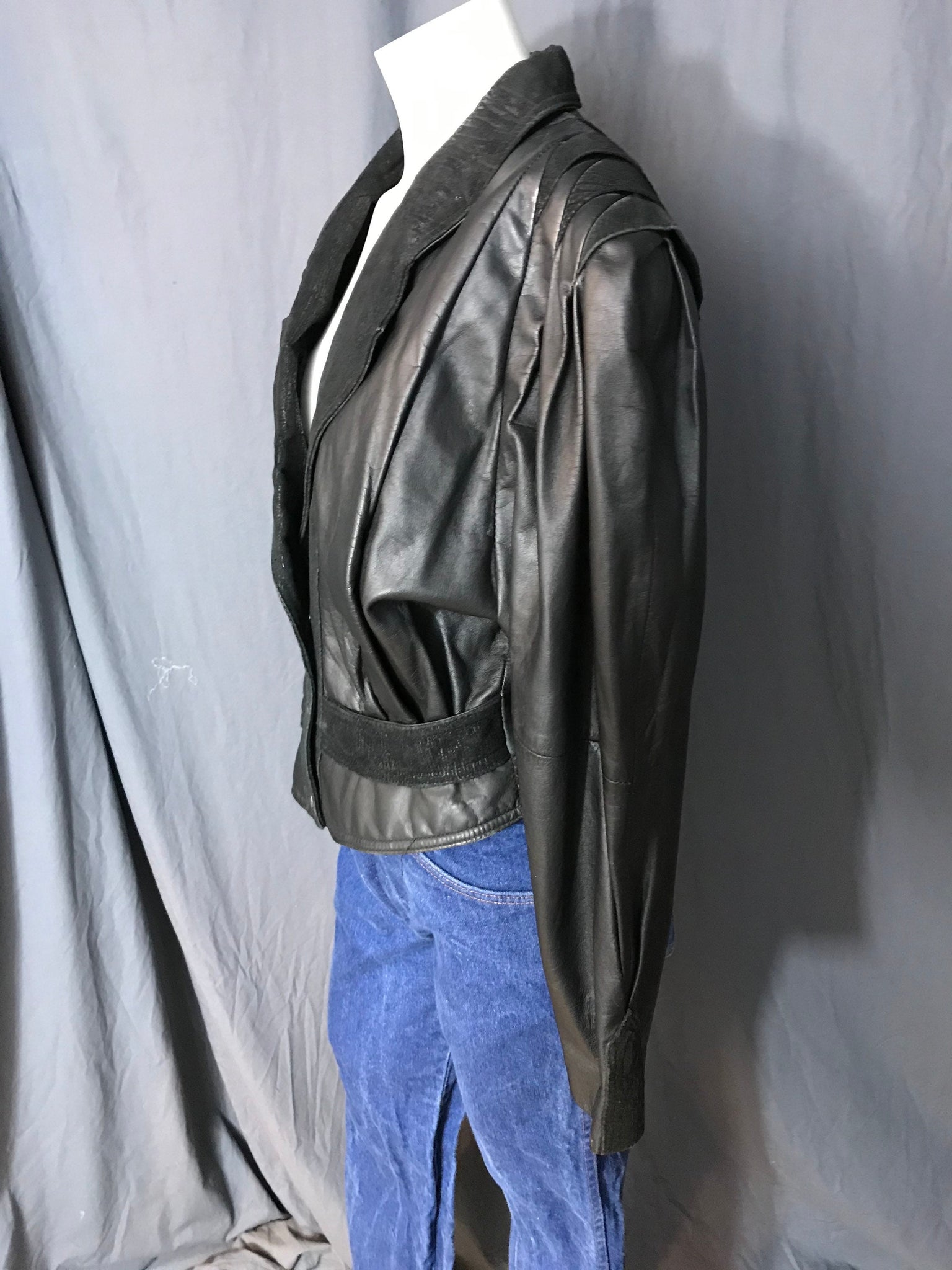 Vintage 1980’s black leather jacket M