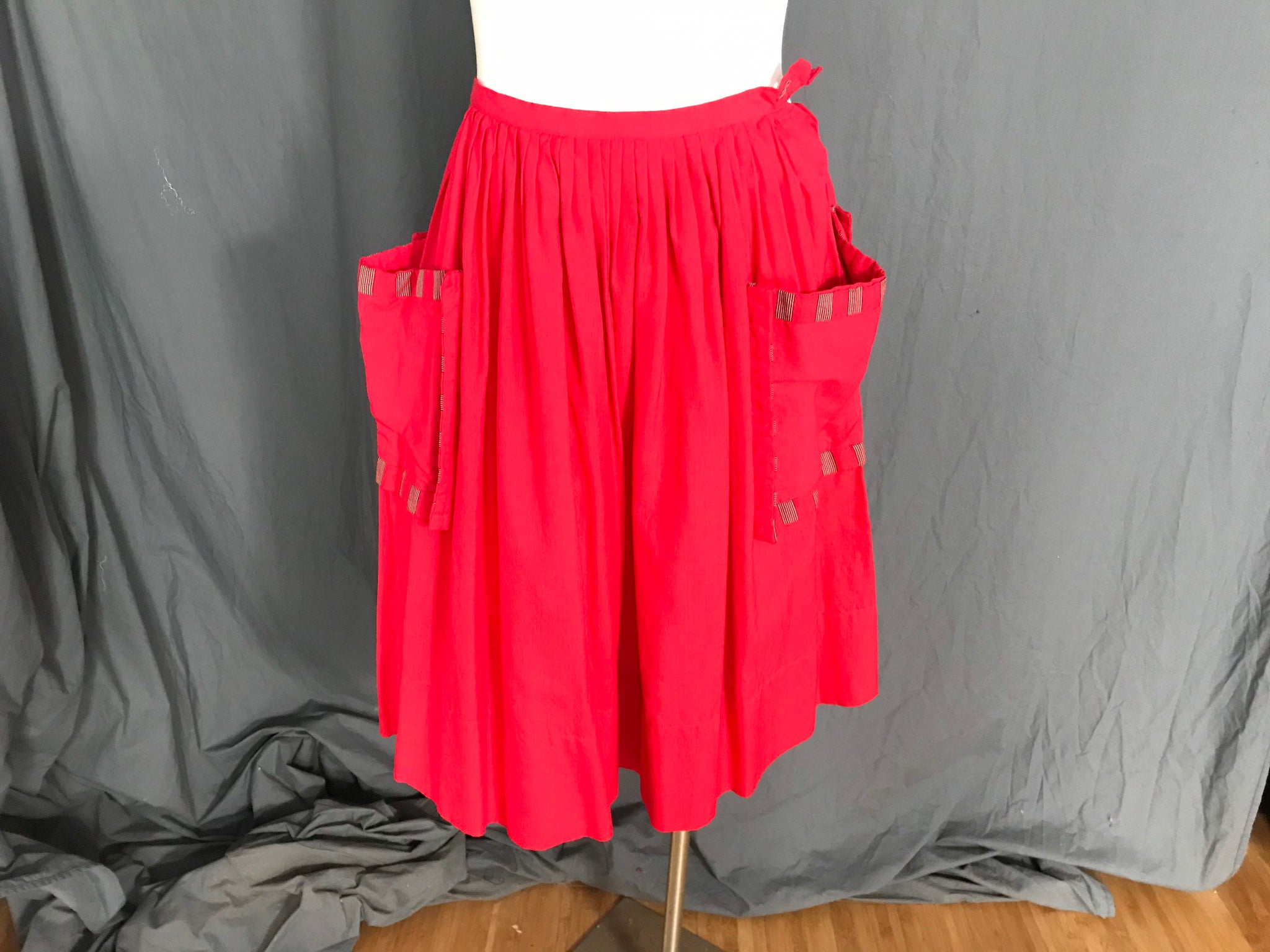 Vintage 1950’s Joe Frank red skirt with pockets S