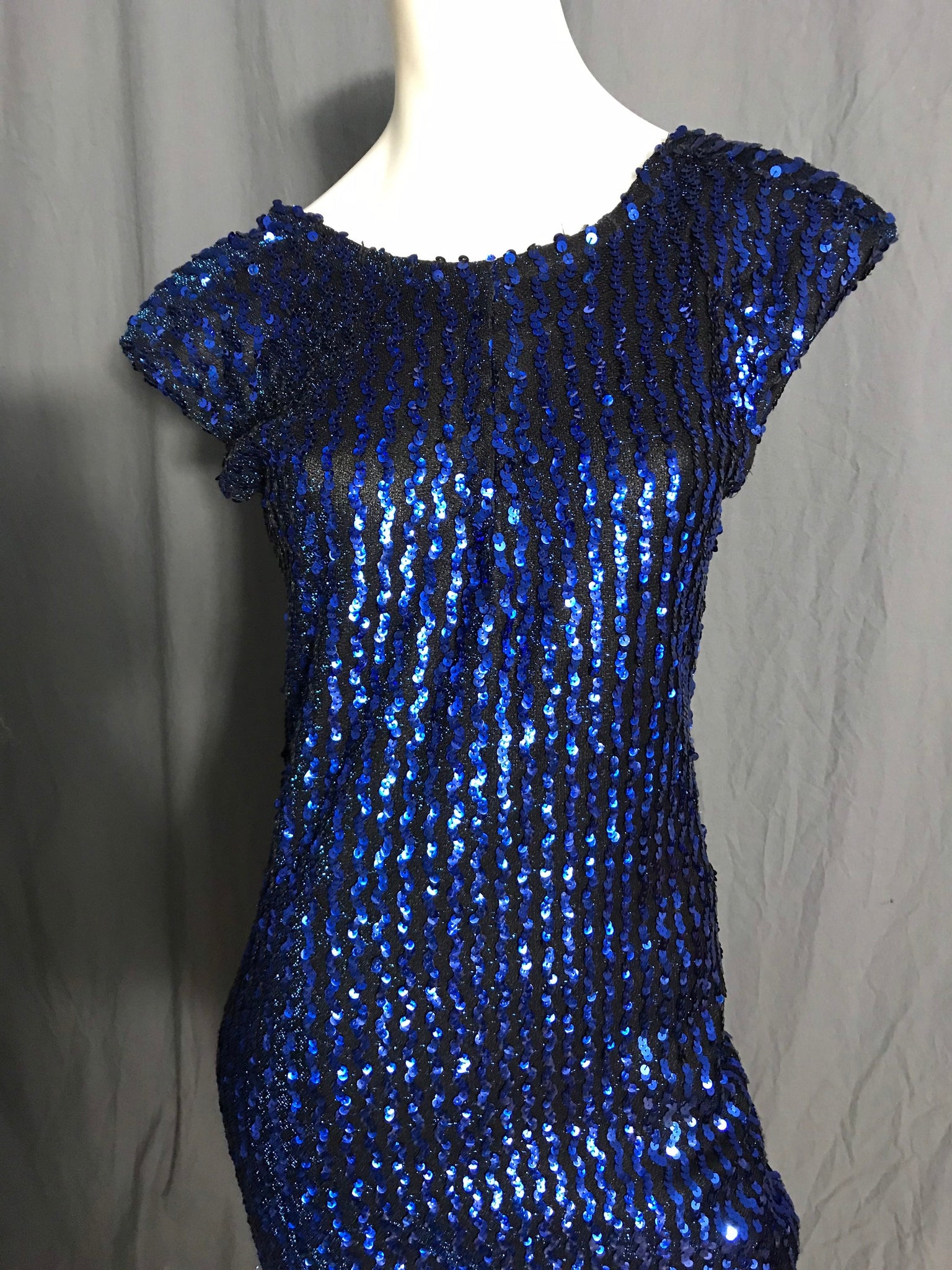 Vintage 1980’s stretch blue sequin dress 7/8 M