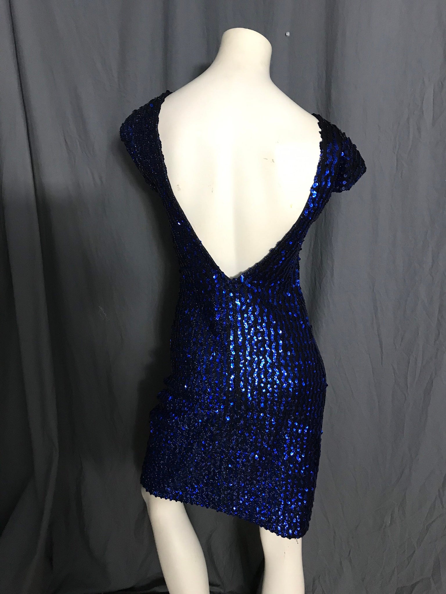 Vintage 1980’s stretch blue sequin dress 7/8 M