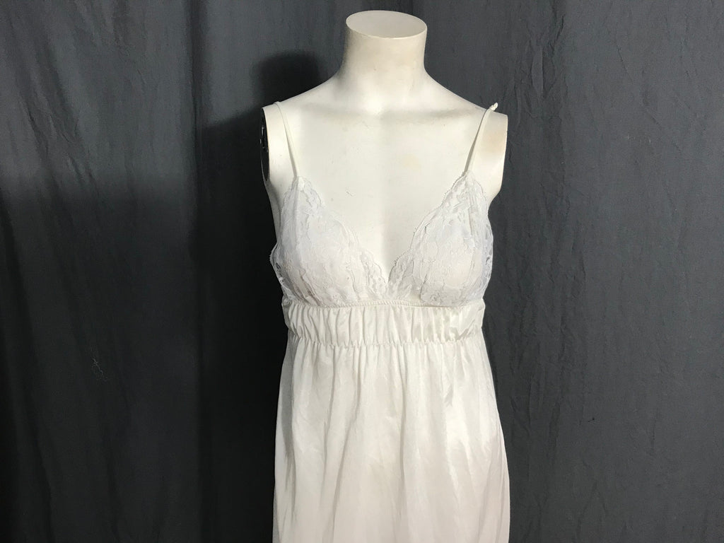 Vintage 1970’s long nightgown small