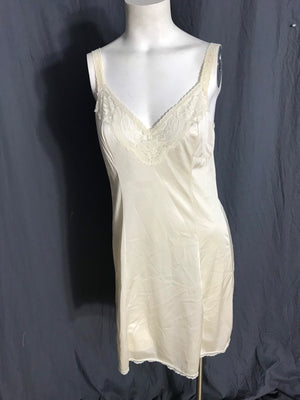 Vintage Vanity Fair slip lingerie 36 M