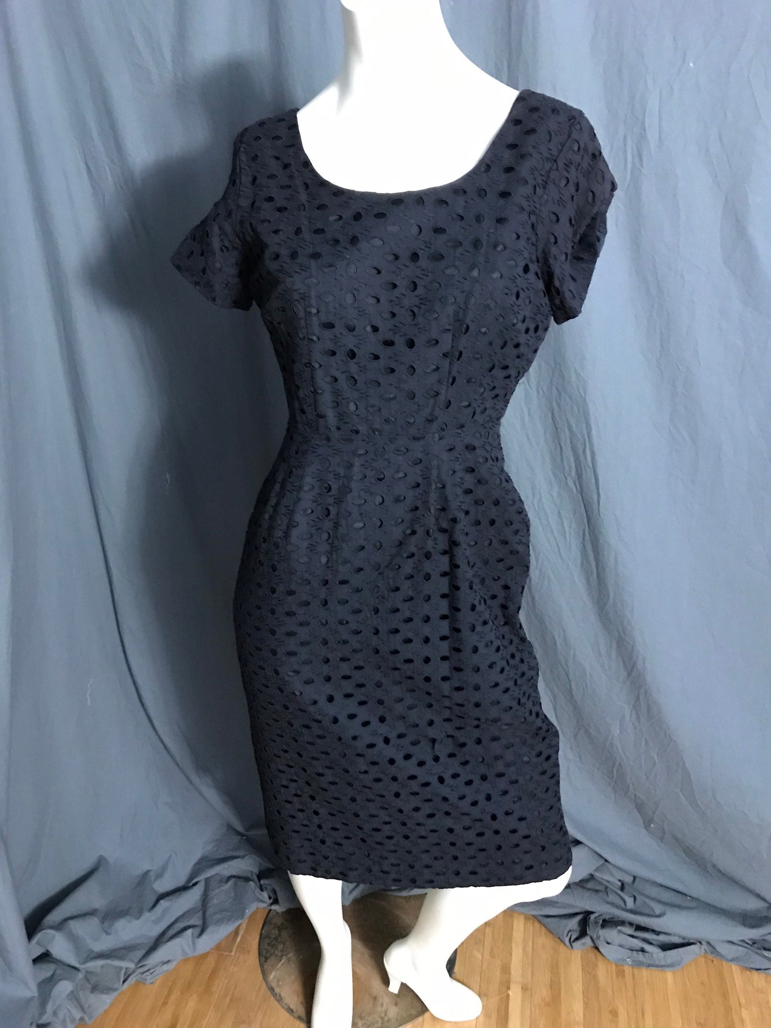 Vintage 1950’s Ricci of Dallas black eyelet fitted dress M