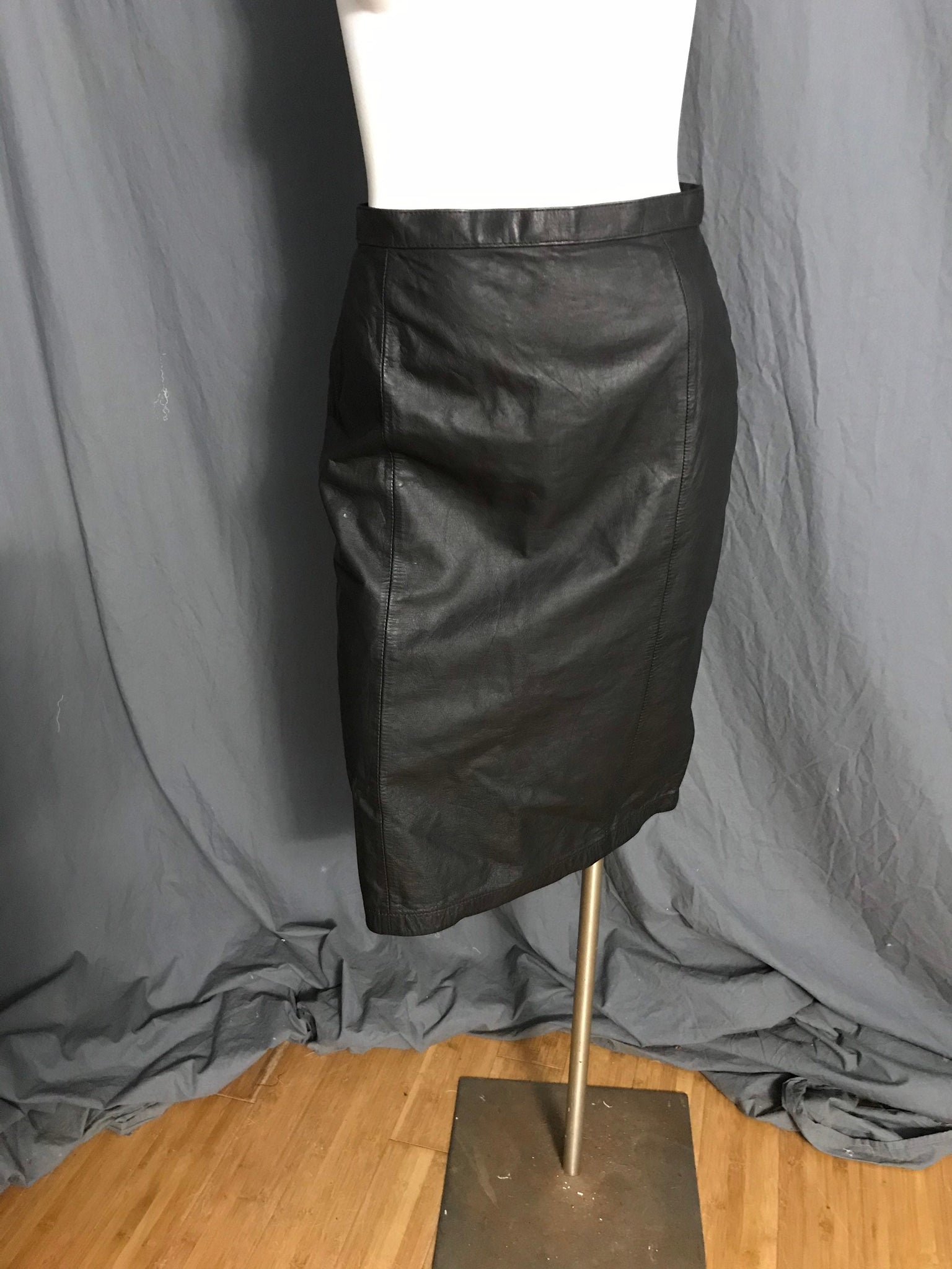 Vintage G-III 1980’s black leather high waist skirt 5/6