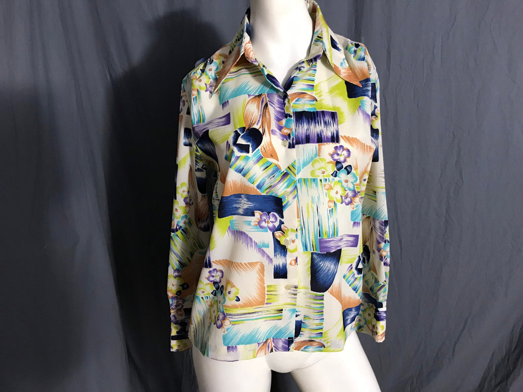 Vintage 1970’s women’s butterfly collar shirt L