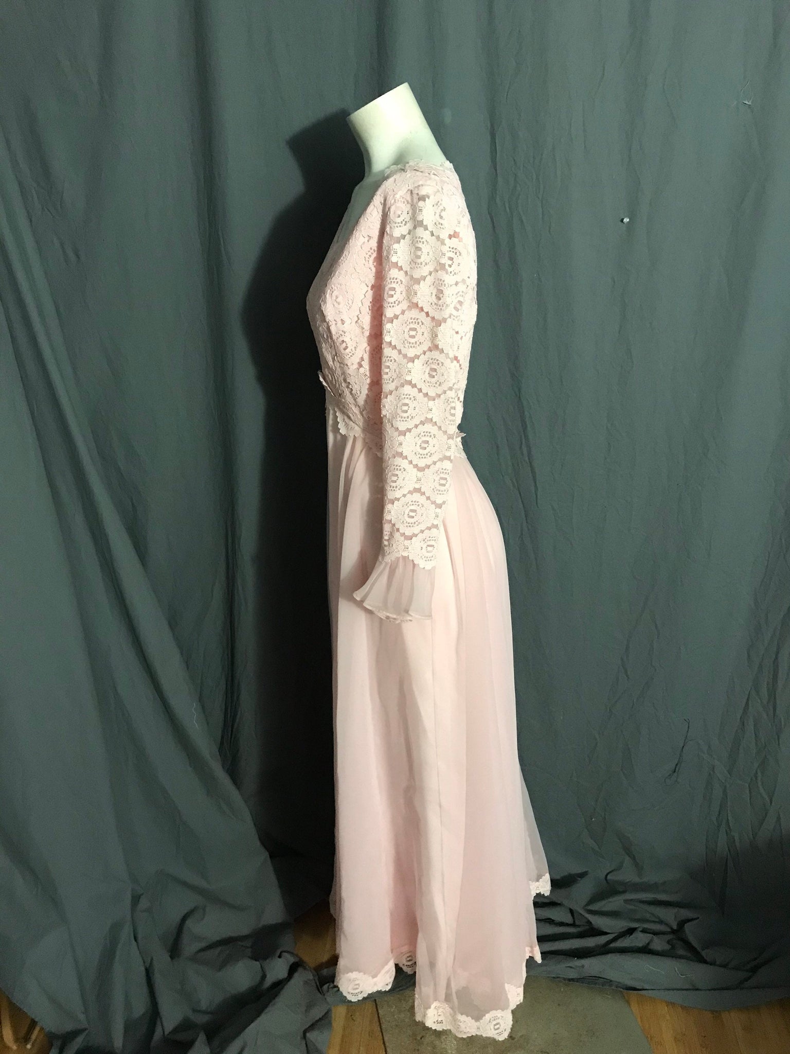 Vintage 1960’s 70’s Miss Elliette long pink formal dress M L