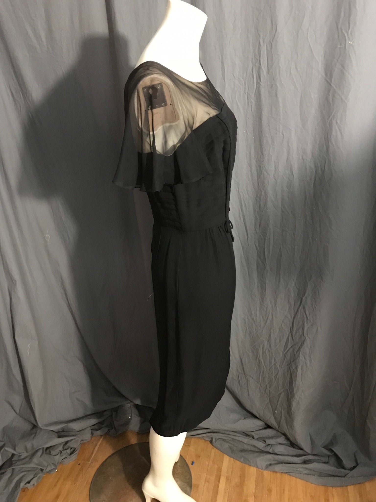 Vintage 1940's 50's black crepe dress L volup