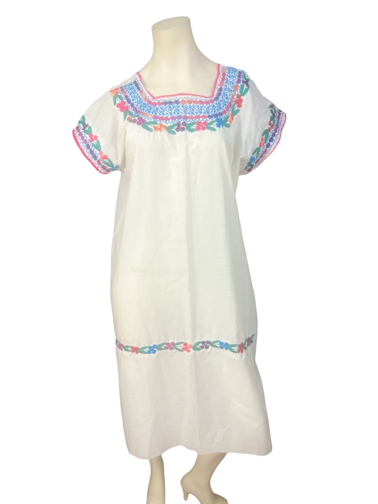 Vintage white Mexican embroidered dress L