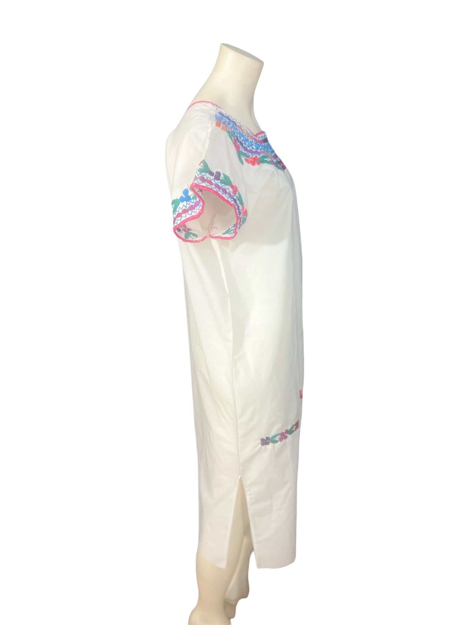 Vintage white Mexican embroidered dress L