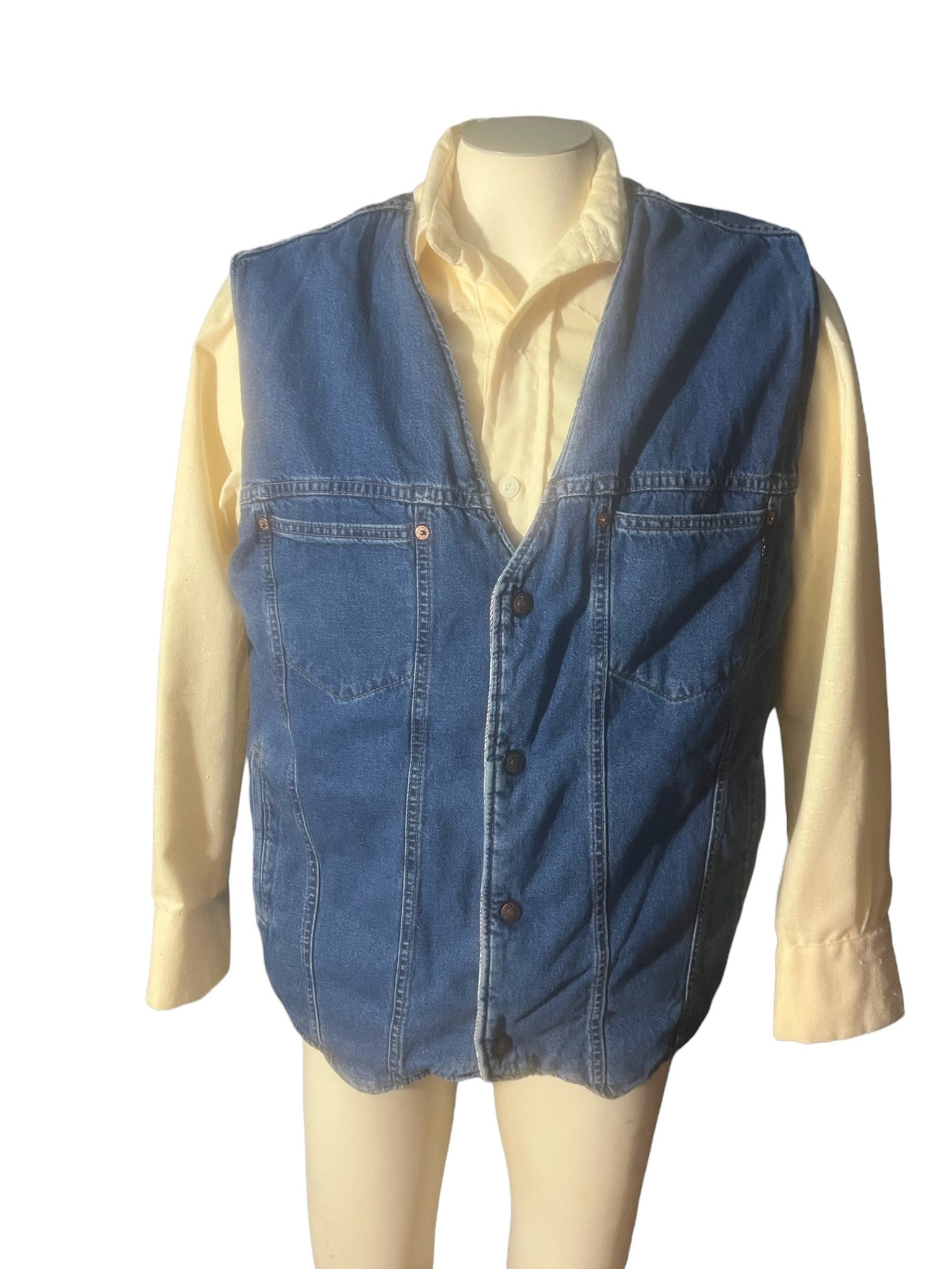 Vintage men’s Levi’s jean vest M L