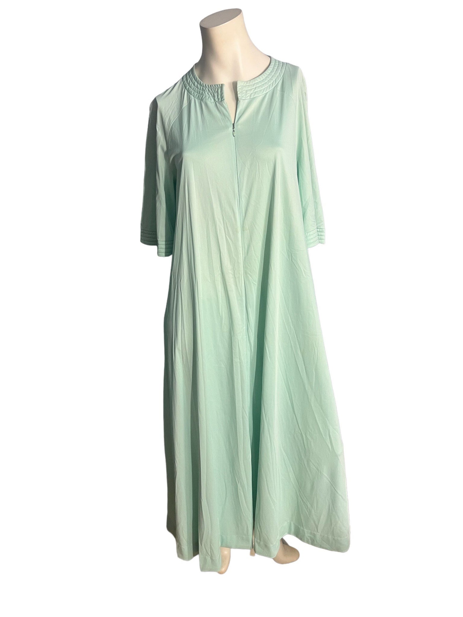 Vintage green Vanity Fair nightgown loungewear M