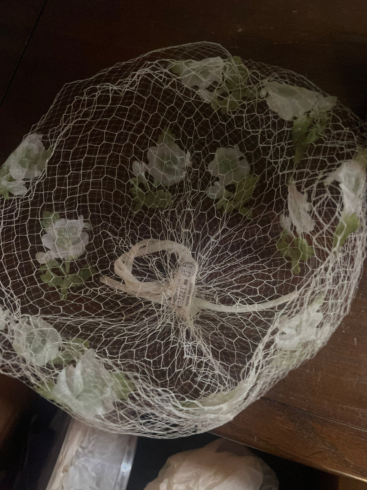 Vintage 60's net hat with flowers white