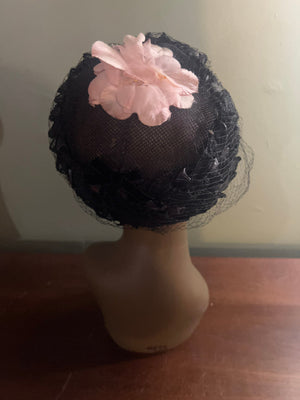 Vintage 60's pillbox hat with veil