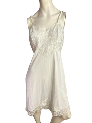 Vintage white Shadowline full slip 38