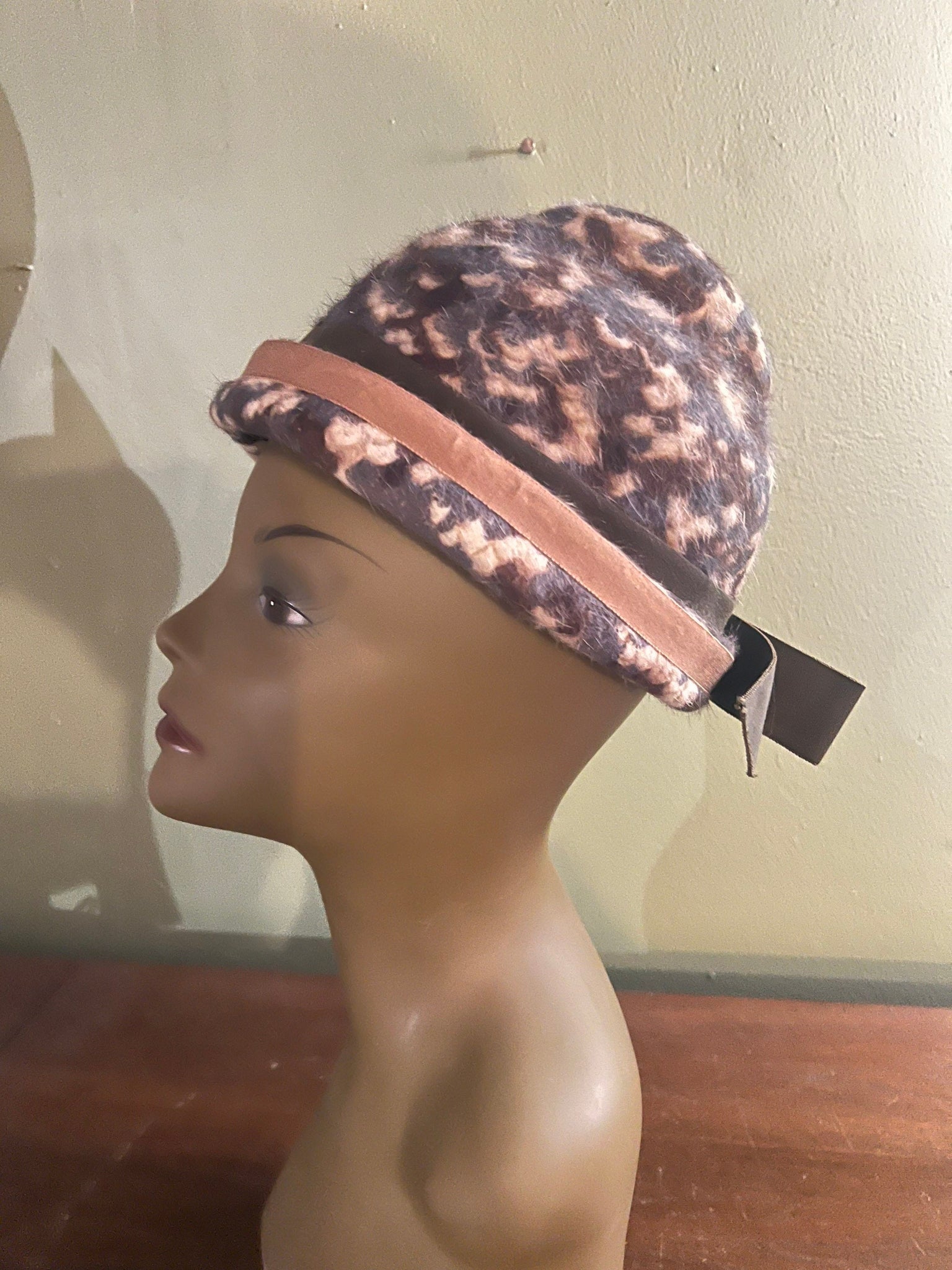 Vintage 50's beehive hat