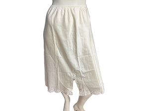 Vintage Sara Beth half slip M off white