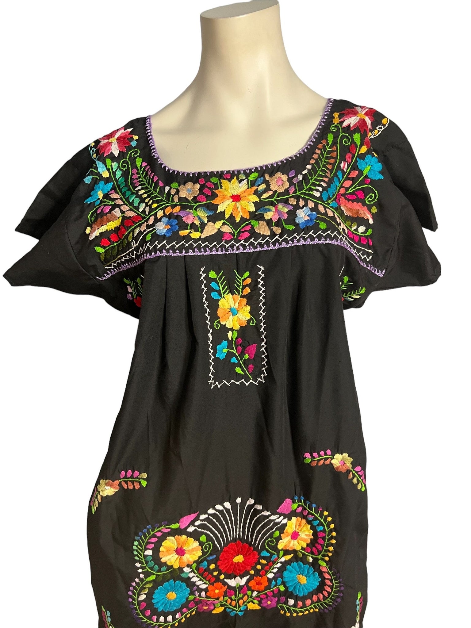 Vintage black embroidered Mexican dress M L