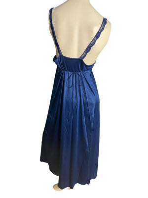 Vintage 70's blue Vassarette nightgown M