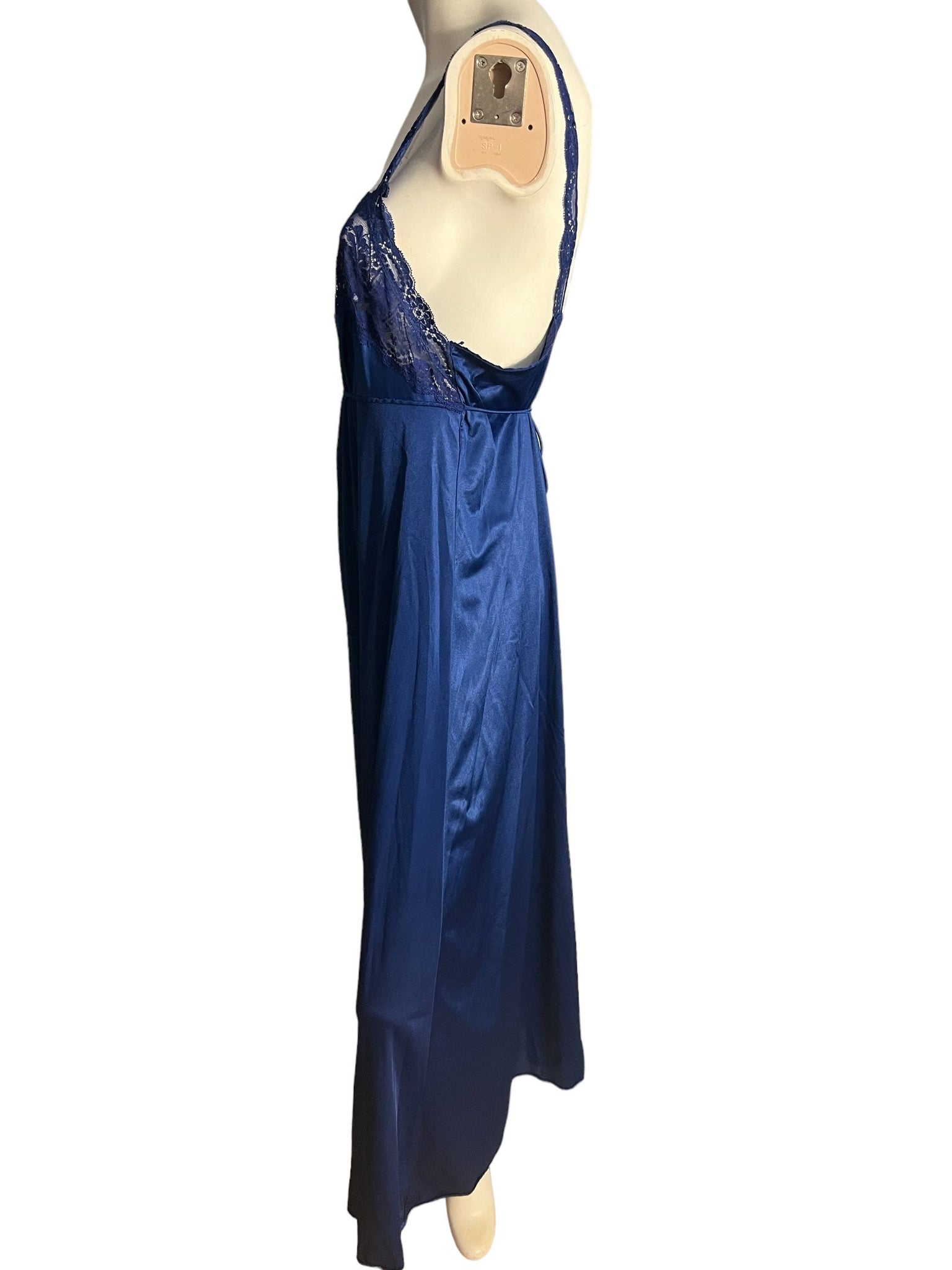 Vintage 70's blue Vassarette nightgown M