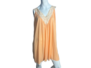 Vintage peach short nightgown M L