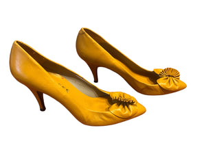 Vintage 80’s mustard heel shoes 8 B