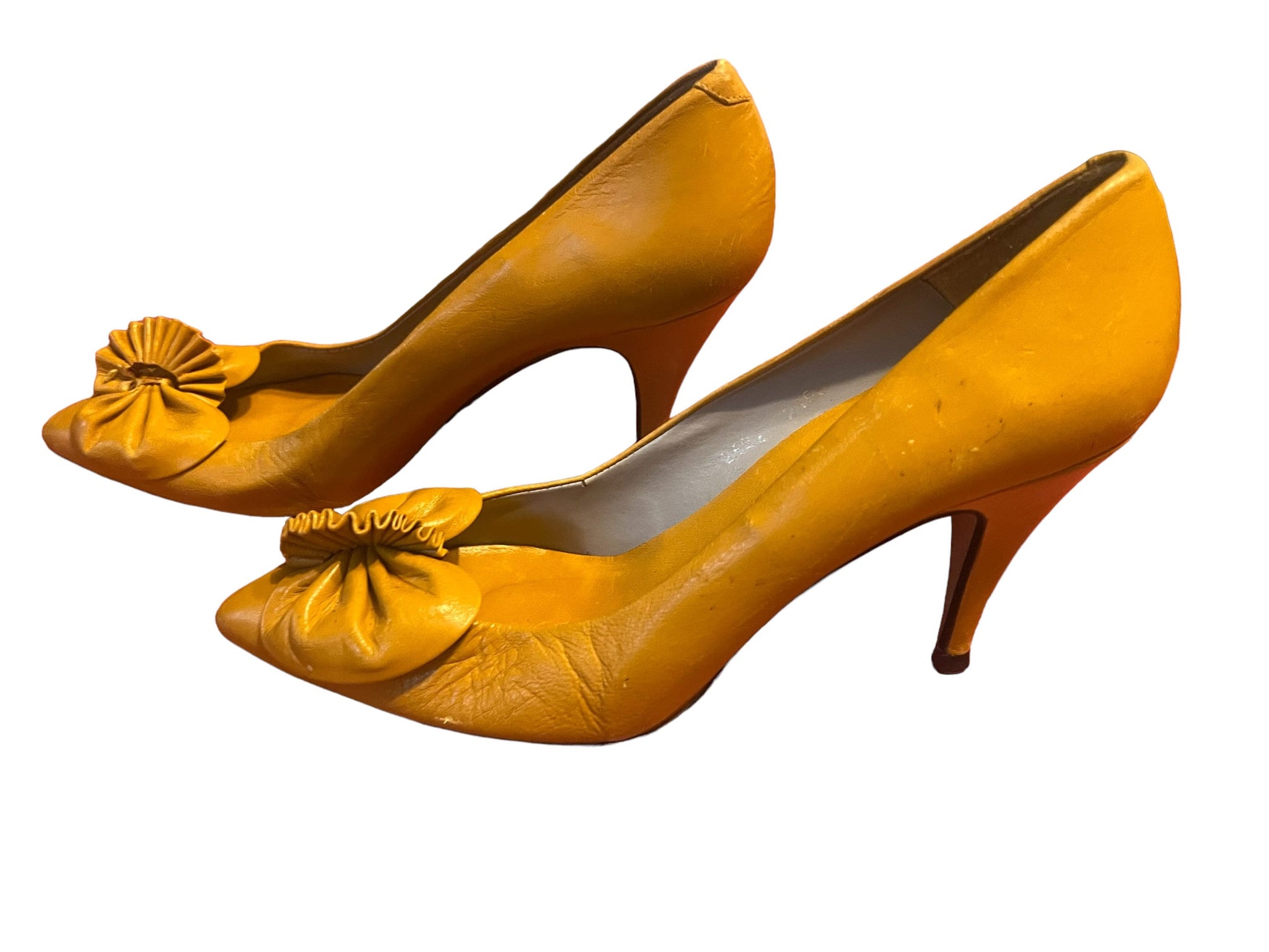 Vintage 80’s mustard heel shoes 8 B