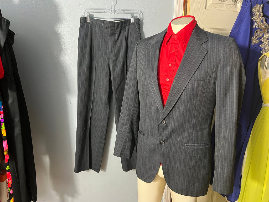 Vintage men's striped suit 40 R