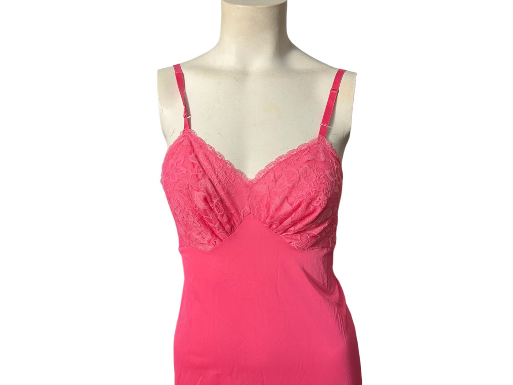 Vintage 70's pink full slip S 32 Vanity Fair