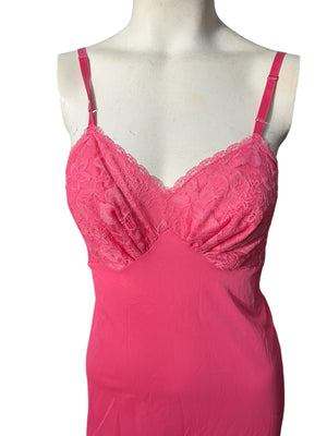 Vintage 70's pink full slip S 32 Vanity Fair