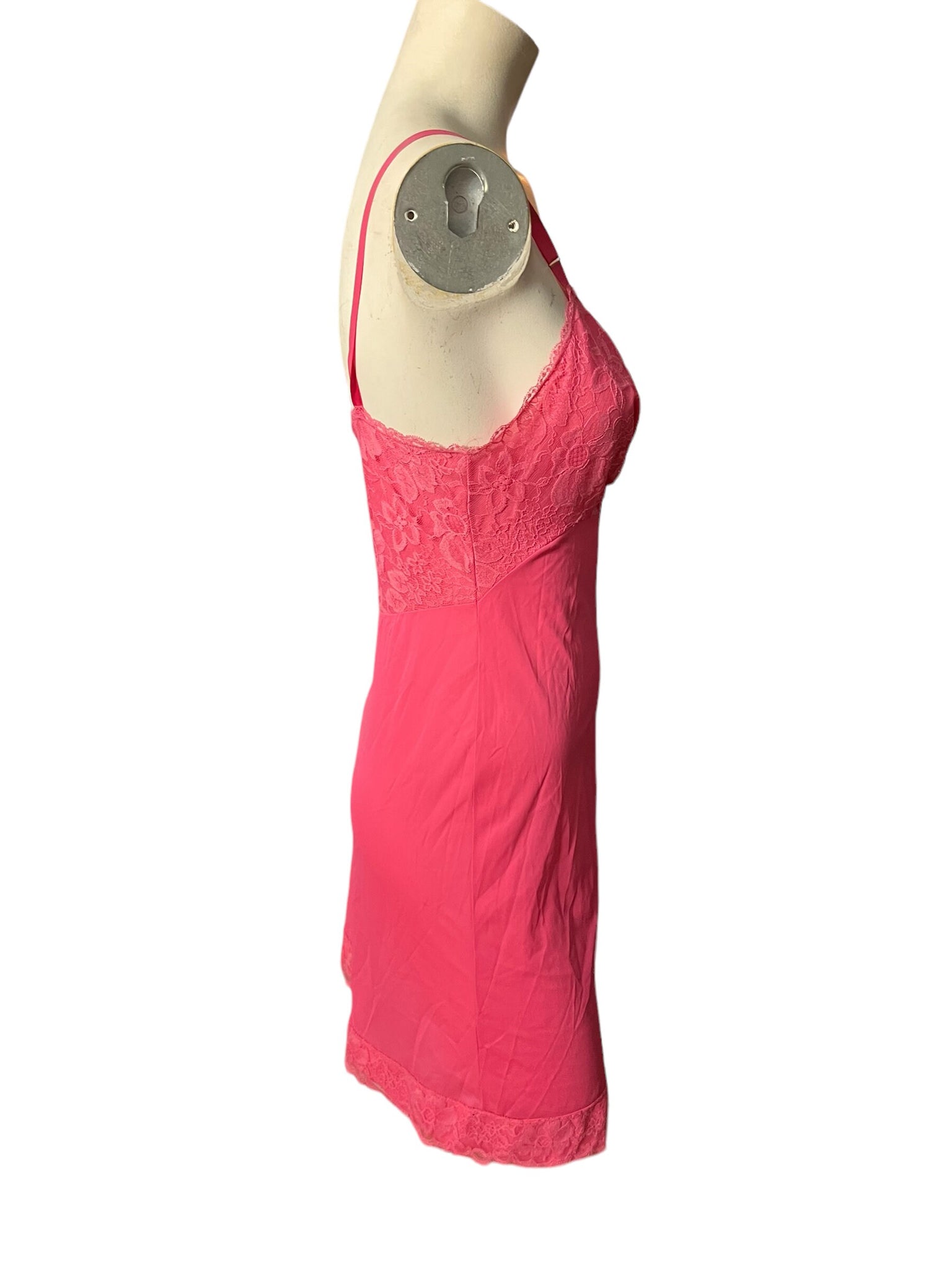 Vintage 70's pink full slip S 32 Vanity Fair