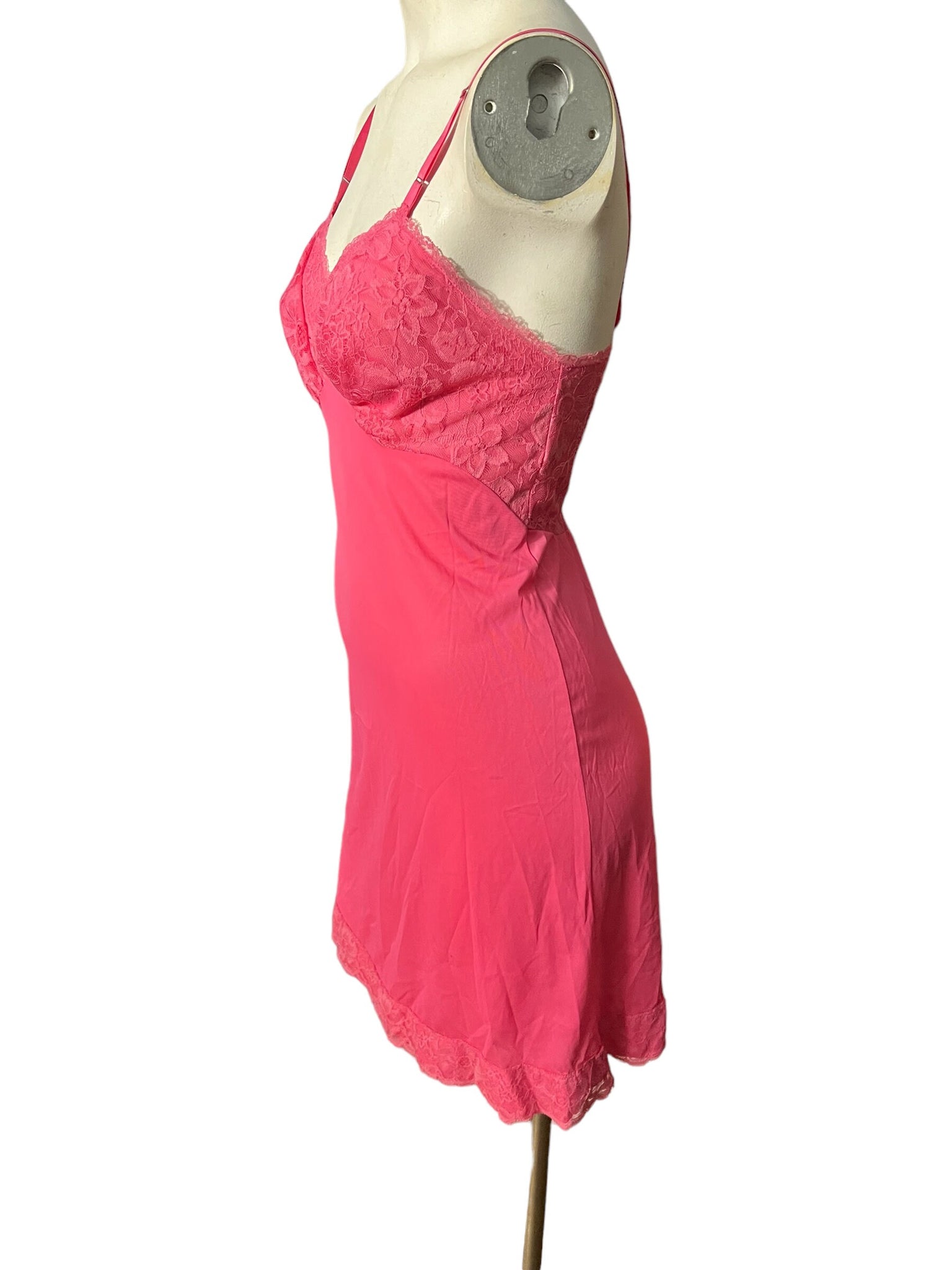 Vintage 70's pink full slip S 32 Vanity Fair