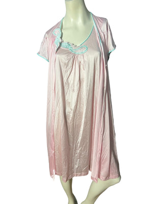 Vintage pink nightgown & robe M Collectibles