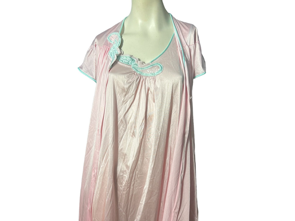 Vintage pink nightgown & robe M Collectibles