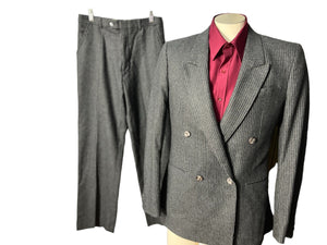 Vintage gray pinstripe suit suit 40 doublebreast