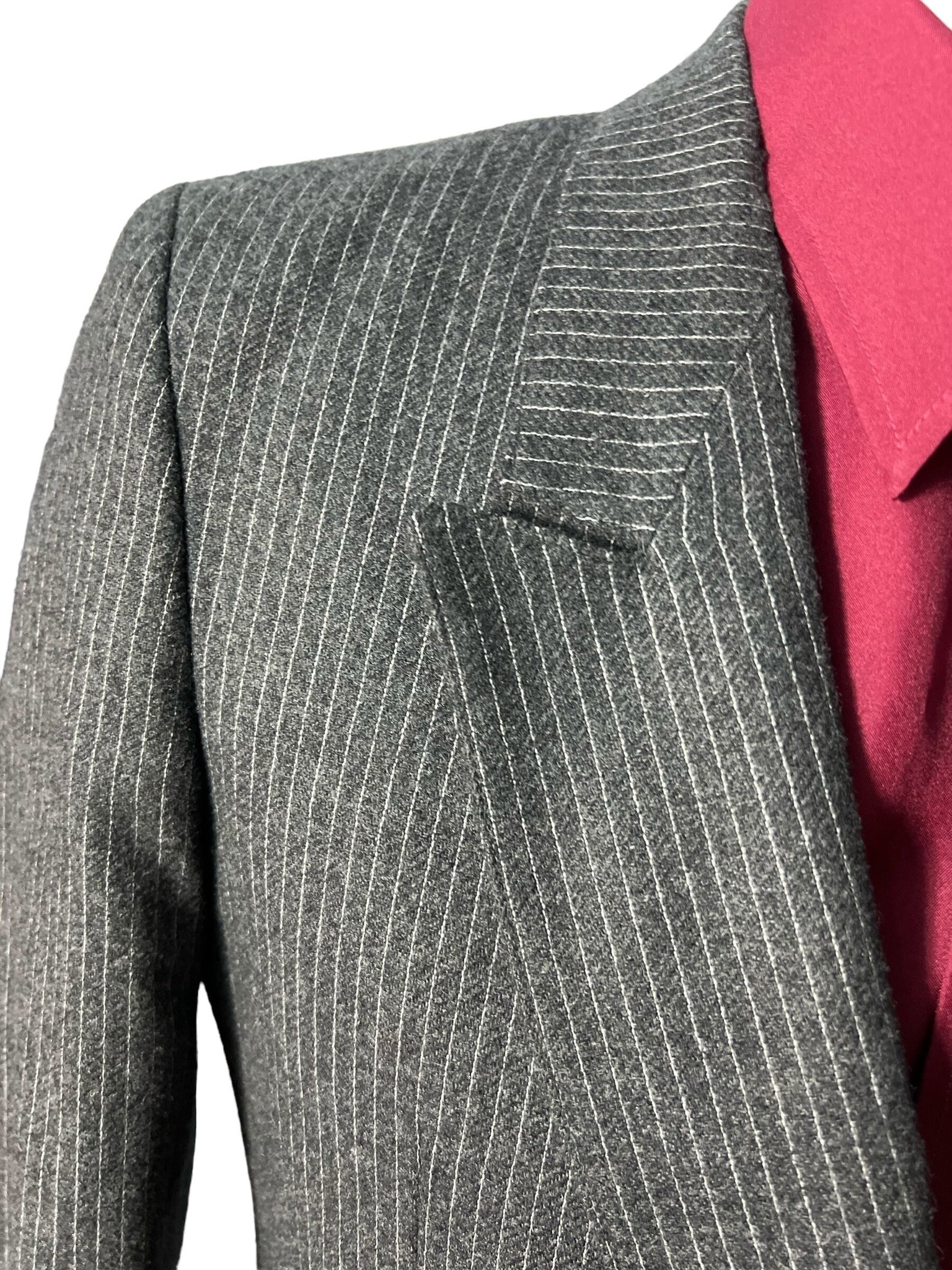Vintage gray pinstripe suit suit 40 doublebreast
