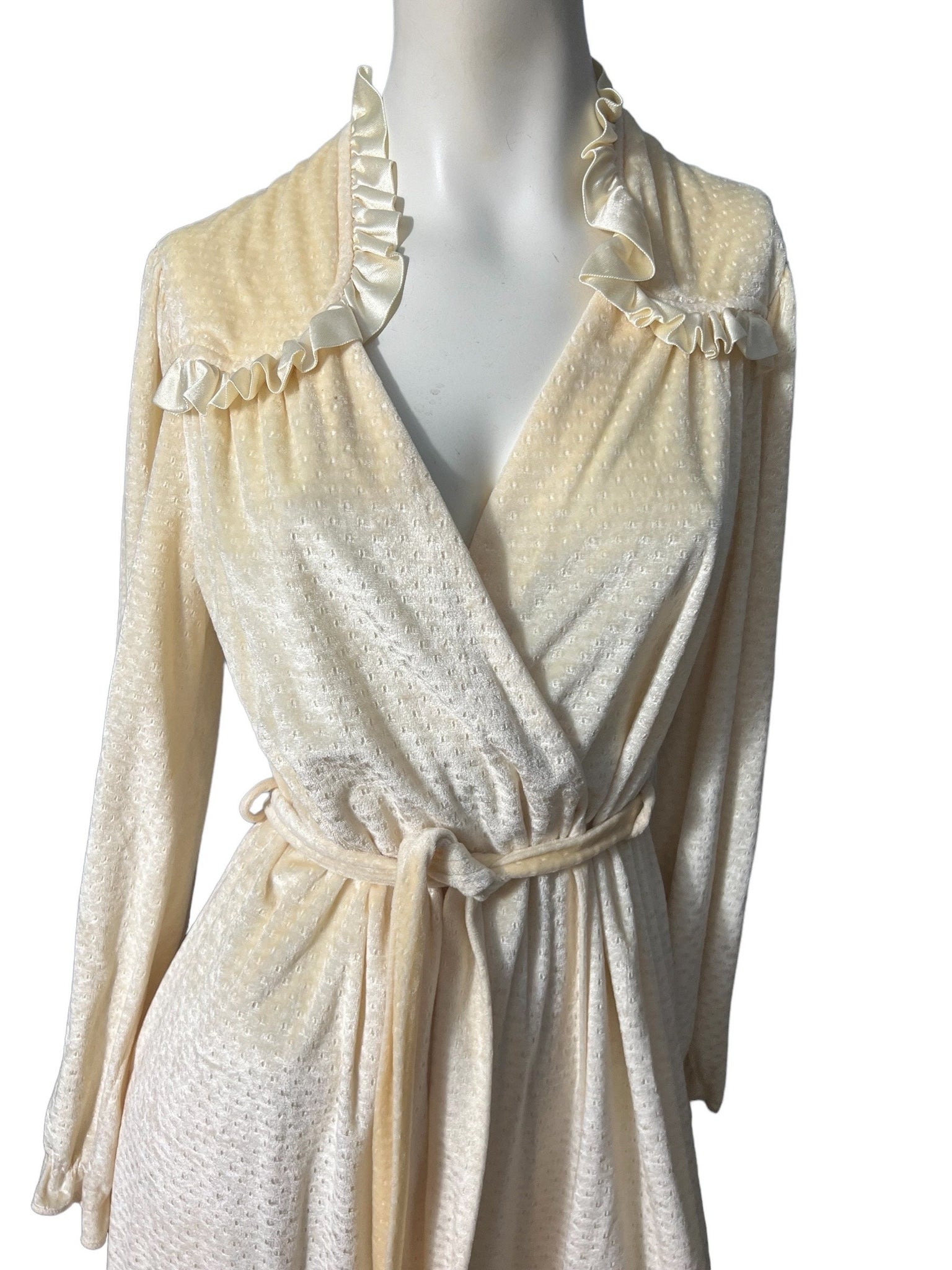 Vintage 70's long cream robe Michele S