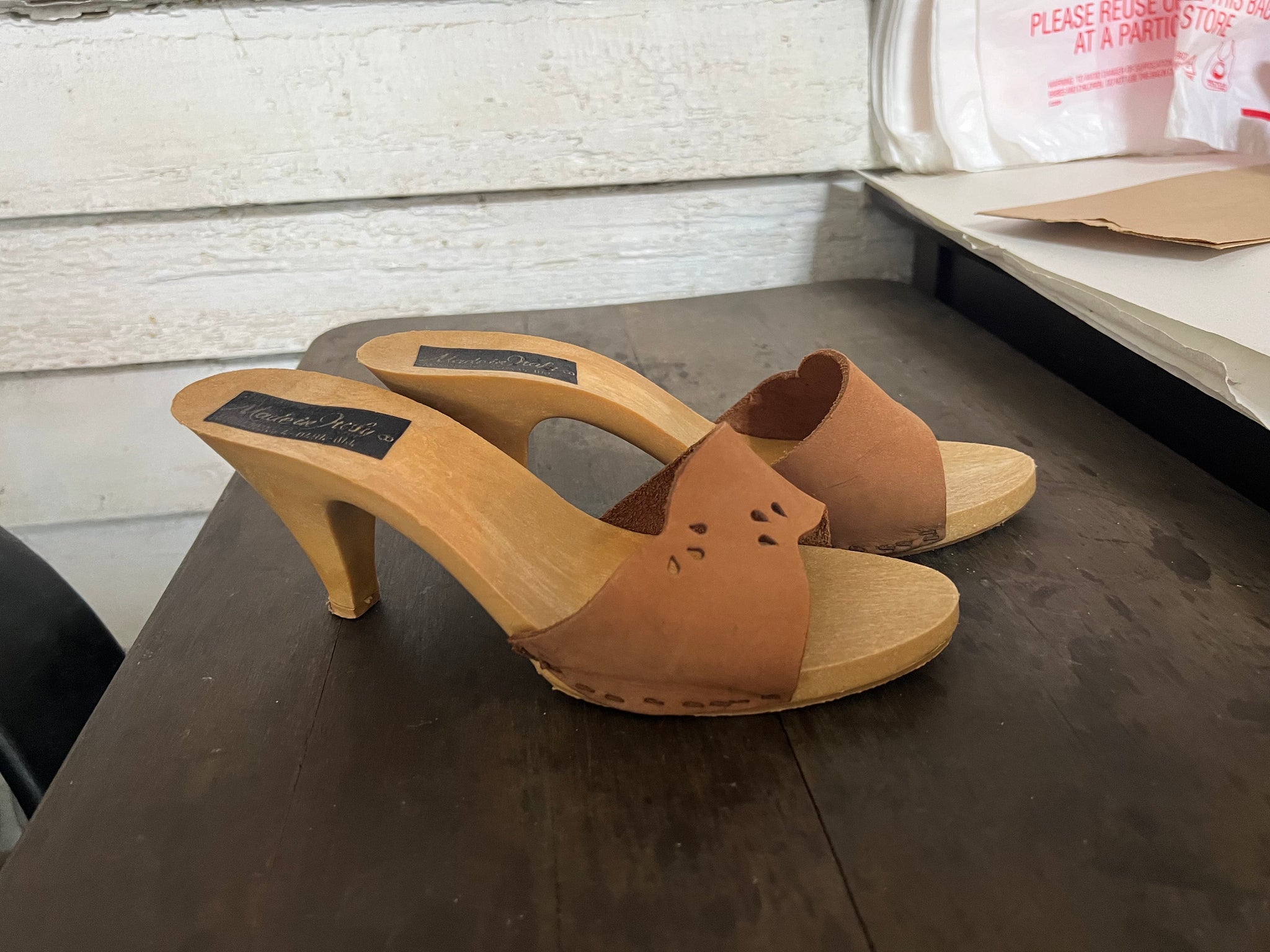 vintage 70's wood heel shoes 8