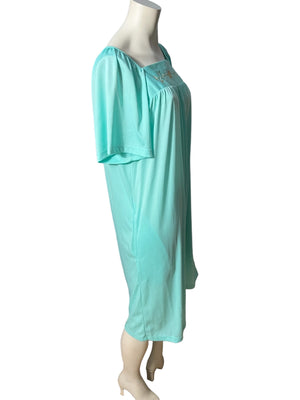 Vintage sea green nightgown L Anthony Richards