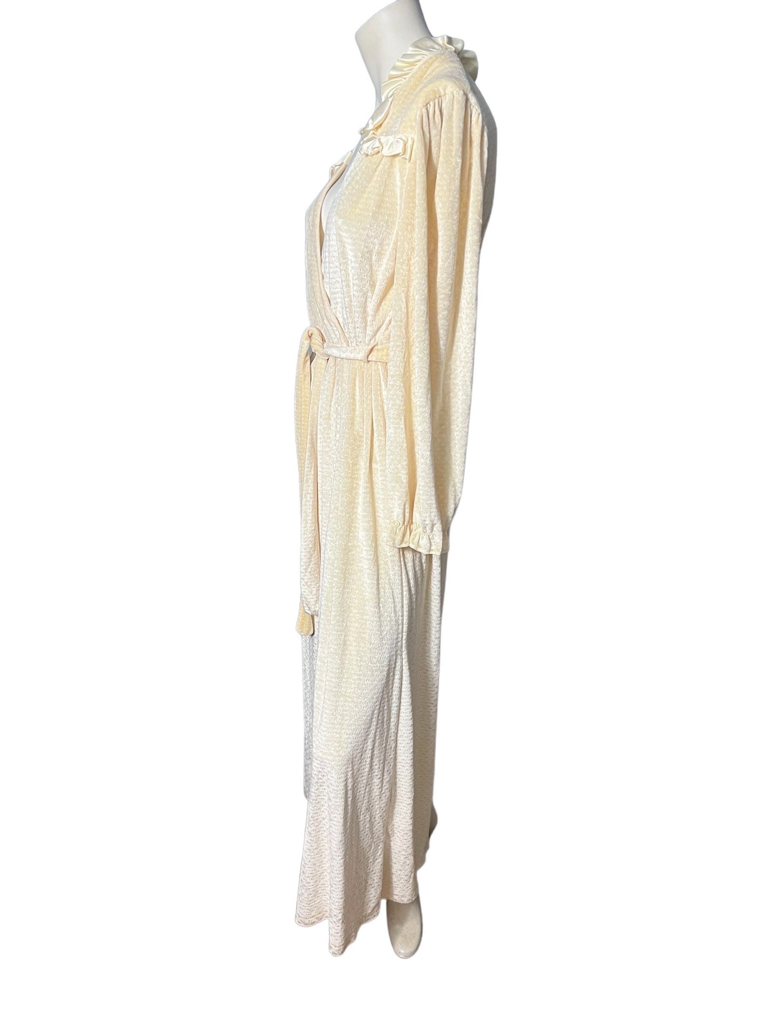 Vintage 70's long cream robe Michele S